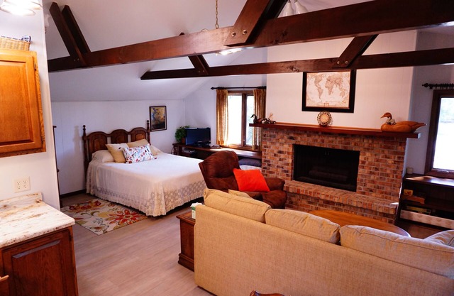 Hilltop Studio Apartment