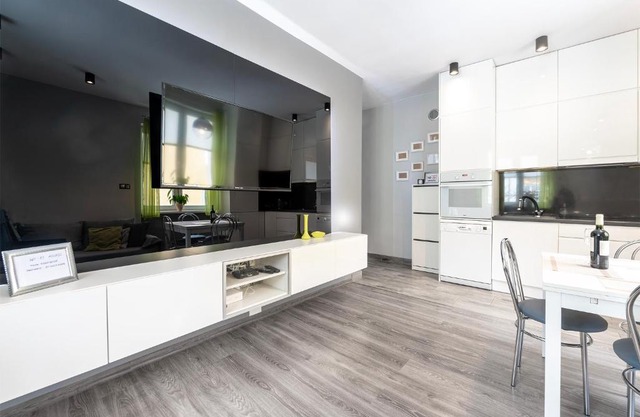 HILLWOOD Apartment