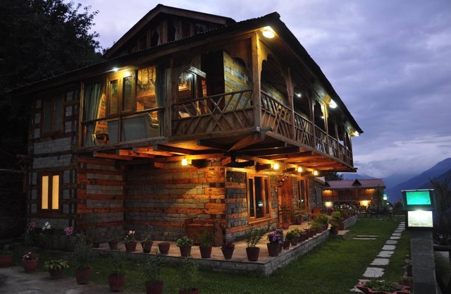 Himalayan Kothi Kais