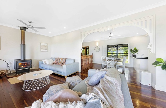 Hinterland Horizon Retreat - Ocean & Country Views