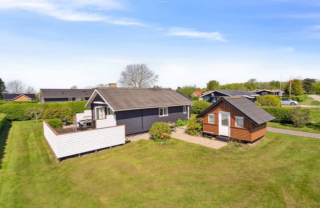 "Hira" - 200m from the sea by Interhome