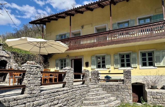 Hisa Betin, charming country house on prime location with 4 bedrooms, 2 bathrooms.