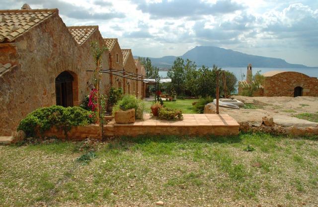 Historical Villa bordering the sea coast in the Natural Reserve of Monte Cofano