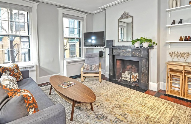 ★Historic Beacon Hill Boston★A+ Location★Walk Everywhere★Renovated★ Sanitized★