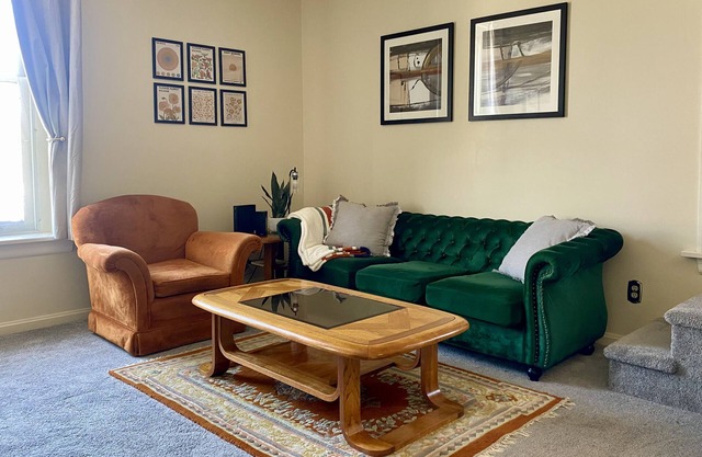 Historic Central Downtown Apartment Close to Allegheny