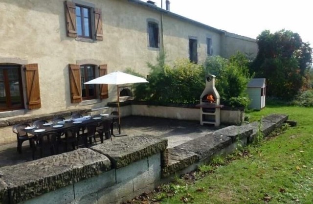 Historic Château with Modern Comforts, Electric Vehicle Charging, Near Vittel’s Thermal Baths