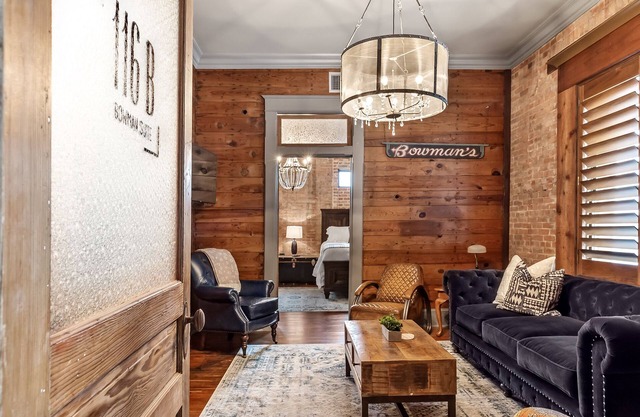 Historic Downtown condo just blocks from the courthouse