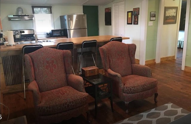 Historic farmhouse D’Mem 7 Min, ❤️1 Pet free 2nd pet considered for fee