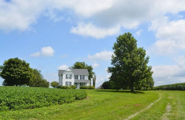 Historic farmhouse near Marshall with epic sunsets