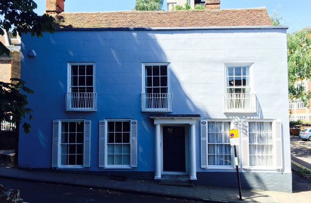 Historic Georgian House in Colchester Town Centre with parking