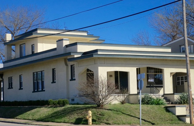 Historic Home - Freshly Renovated - in the Heart of it All - Skyline Views!