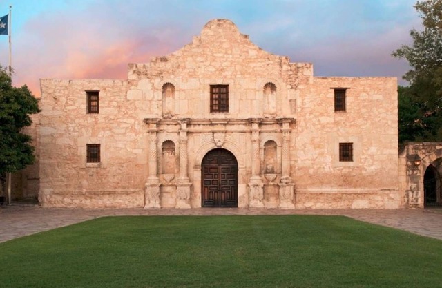 Historic King William Riverwalk – Rustic Exclusive