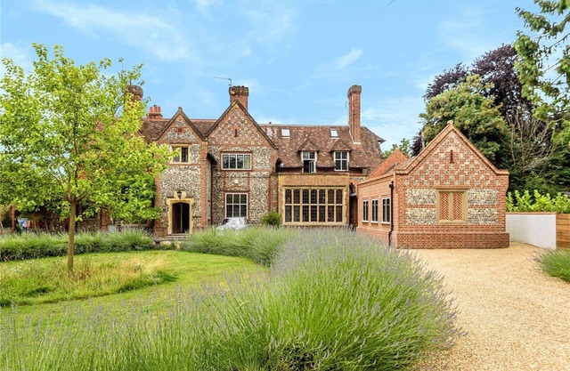 Historic Luxury Townhouse in Marlow