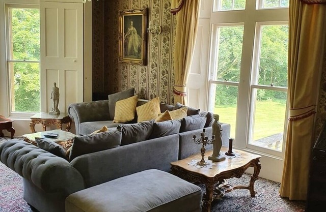 Historic Manor House - Sleeps 16 - Pool & Hot Tub