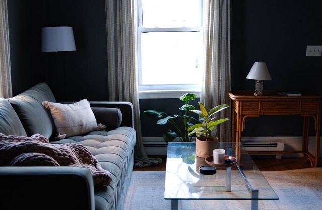 Historic Munjoy Hill apartment, just 3 blocks from the ocean & pet-friendly!