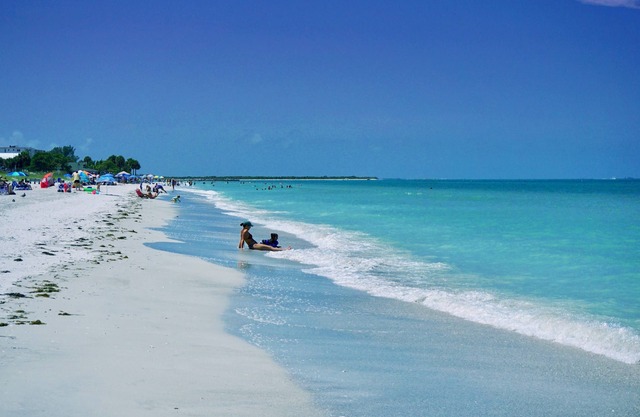 Historic Pass-A-Grille Gulf Way Beachfront Wi-Fi