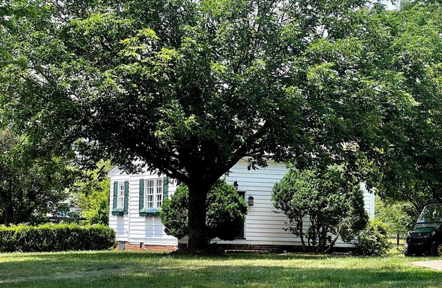 Historic, Quaint Bungalow #157 Pool & Spa
