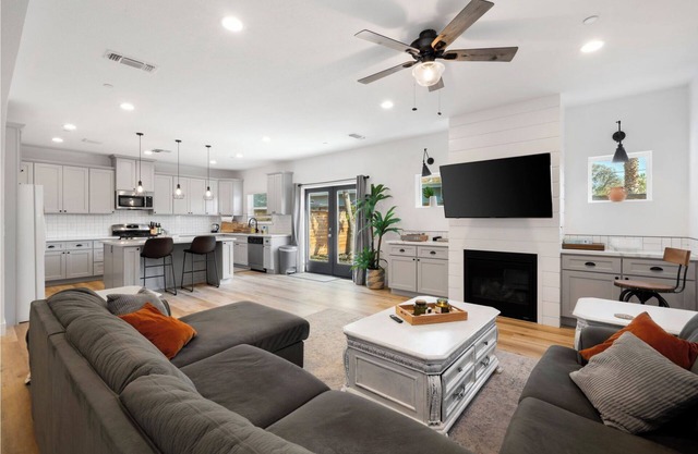 Historic Roseville Luxury 3:3 Long Stay