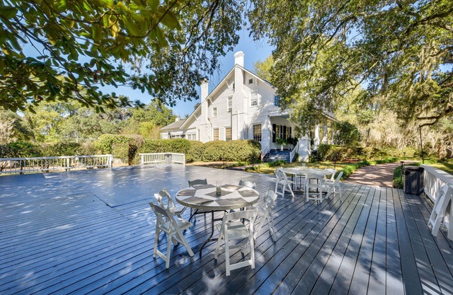 Historic Woodville Estate w/Pool: Pets Welcome!