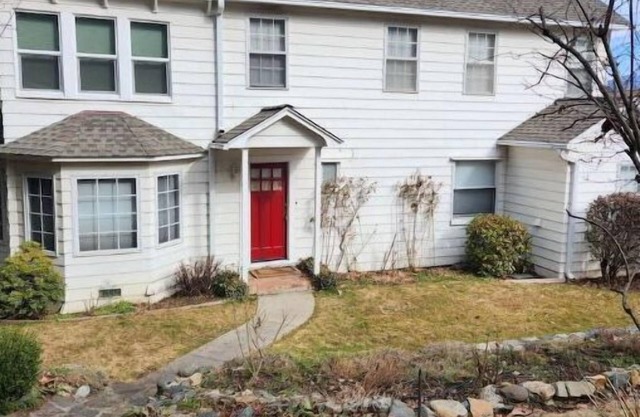 Historic1939 home in Quincy 5 beds, 2.5 baths