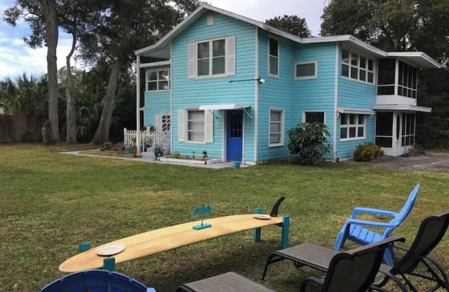 History House of Holly Hill Daytona- 109& up. US History theme.