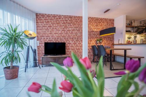 Hochwertige Ferienwohnung in Seenähe mit Terrasse & Vollausstattung