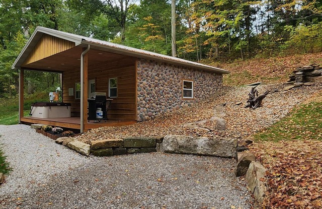 Hocking Hills (Buck Crossing Retreat)