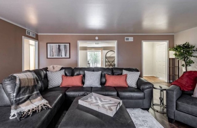 Hoff Gardens 12 - 2BR 2BA - Downtown Lubbock