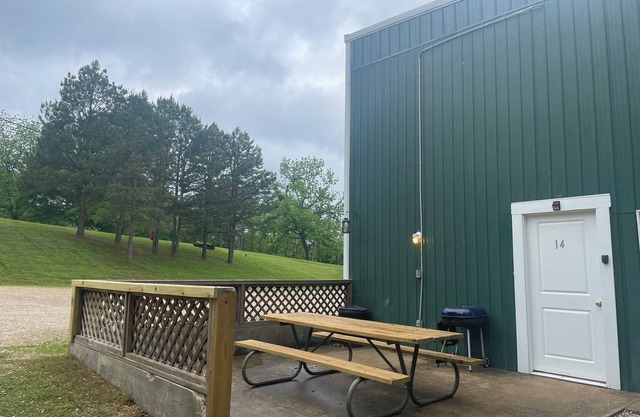 Hogan's Hideout Suite is an adorable 3-bedroom rustic suite.