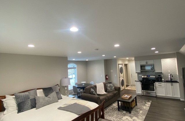 Holcombe Loft - Studio Apartment in Historic Stillwater MN