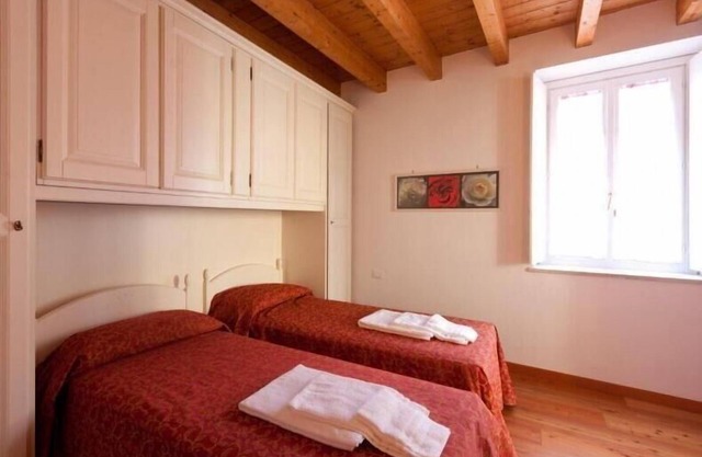Holiday apartment San Felice del Benaco for 1 - 5 persons with 2 bedrooms - Holiday apartment in one