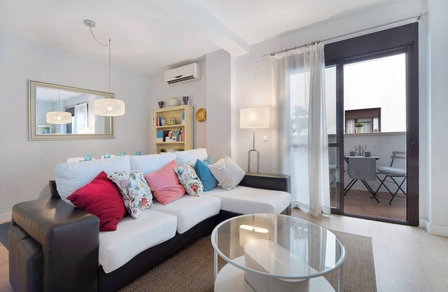 Holiday Apartment Jerez Centro Histórico with Open Terrace & Wi-Fi