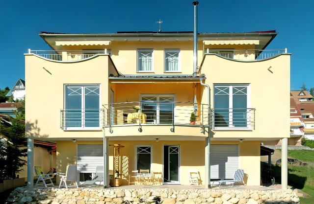 Holiday Apartment 'Jacqueline' with Private Terrace, Shared Garden and Wi-Fi