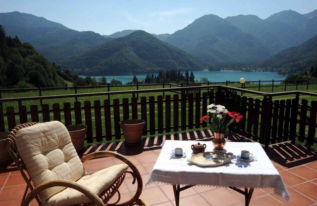 Holiday apartment with a wonderful lake view