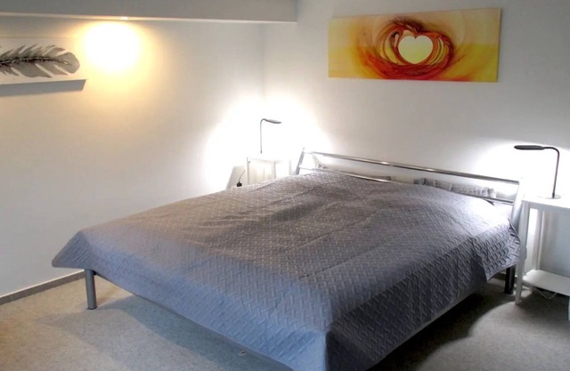 Holiday Apartment 'Fewo Deister Bikertraum' with Wi-Fi