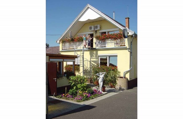 Holiday apartment with air conditioning and WLAN
