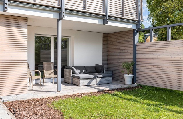 Holiday Apartment 2 Coburg-Creidlitz with Private Terrace, Private Garden and Wi-Fi