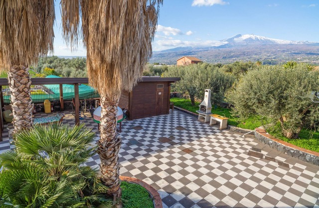 Holiday Apartment "Casa Orchidea" with Sea View, Shared Pool & Terraces