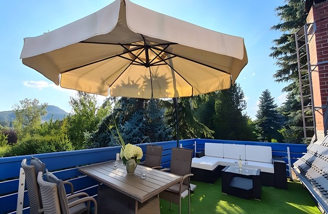 Holiday Apartment 'Carpe Diem - Ferienwohnung' with Shared Garden and Wi-Fi