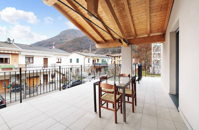 Holiday Apartment "Casa Tovini" with Mountain View, Terrace & Wi-Fi