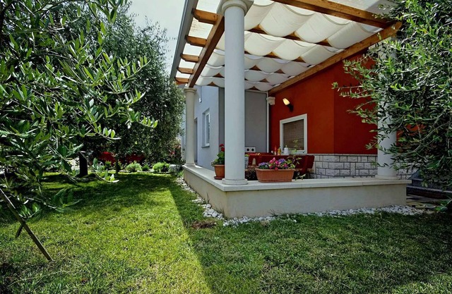 Holiday apartment close to the sea and the city center