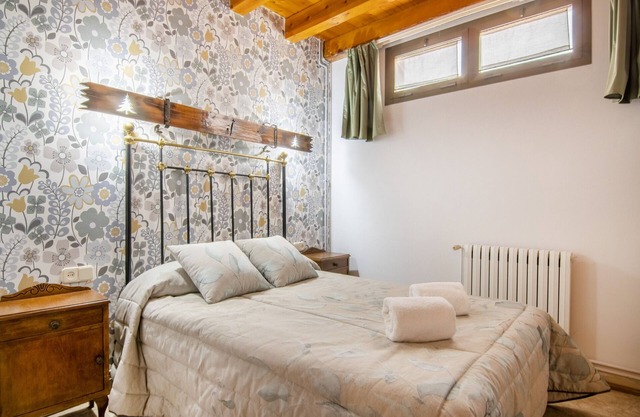Holiday Apartment "Casa Batlle Boix" with Mountain View & Wi-Fi