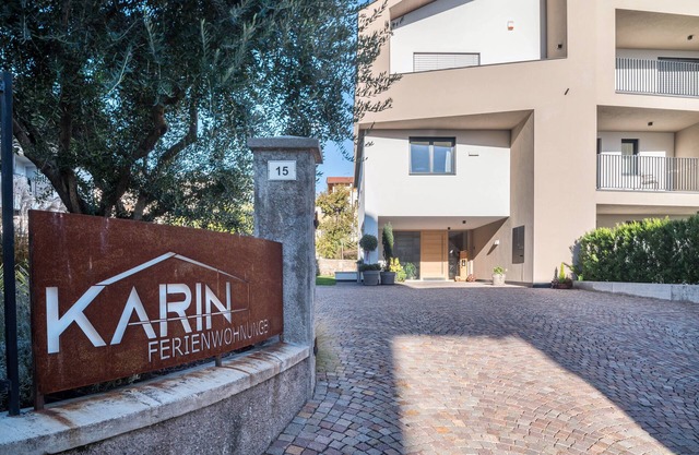 Holiday Apartment "Karin - Merlot" with Shared Terrace and Wi-Fi