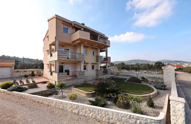 Holiday apartment Kukljica for 1 - 4 persons with 2 bedrooms - Holiday apartment in one or multi-fam