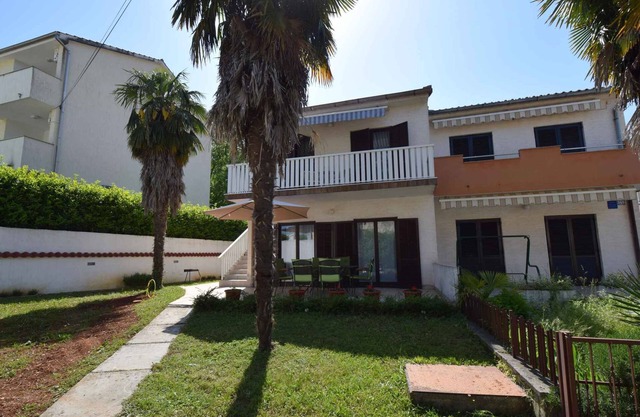 Holiday apartment mit Terrasse und Grill