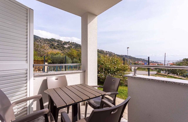 Holiday apartment mit Klimaanlage und Terrasse