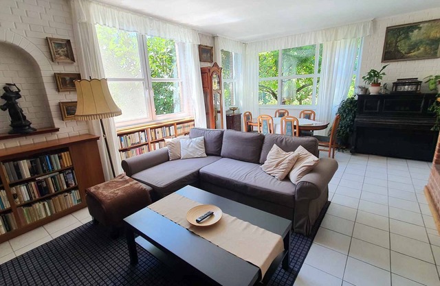 Holiday apartment opposite the popular beach