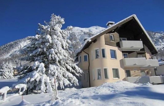Holiday apartment Pontresina for 1 - 3 persons with 1 bedroom - Holiday apartment in one or multi-fa