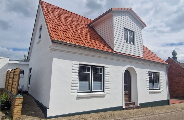 Holiday Apartment 'Tu Huus' with Private Garden and Wi-Fi