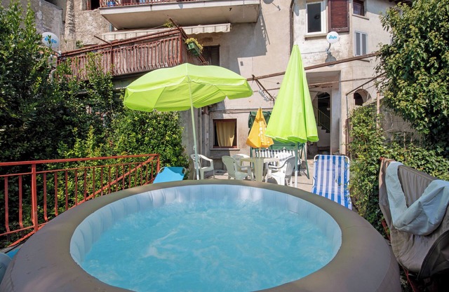 Holiday Apartment "Tramonti" with Mountain View, Private Heated Pool & Wi-Fi